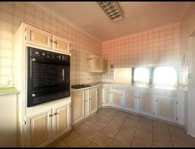 2 BEDROOM APARTMENT FOR SALE IN NEW REDRUTH